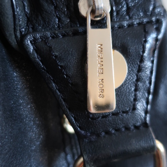 *Pending sale* Michael Kors leather handbag purse crossbody bag - Picture 7 of 17